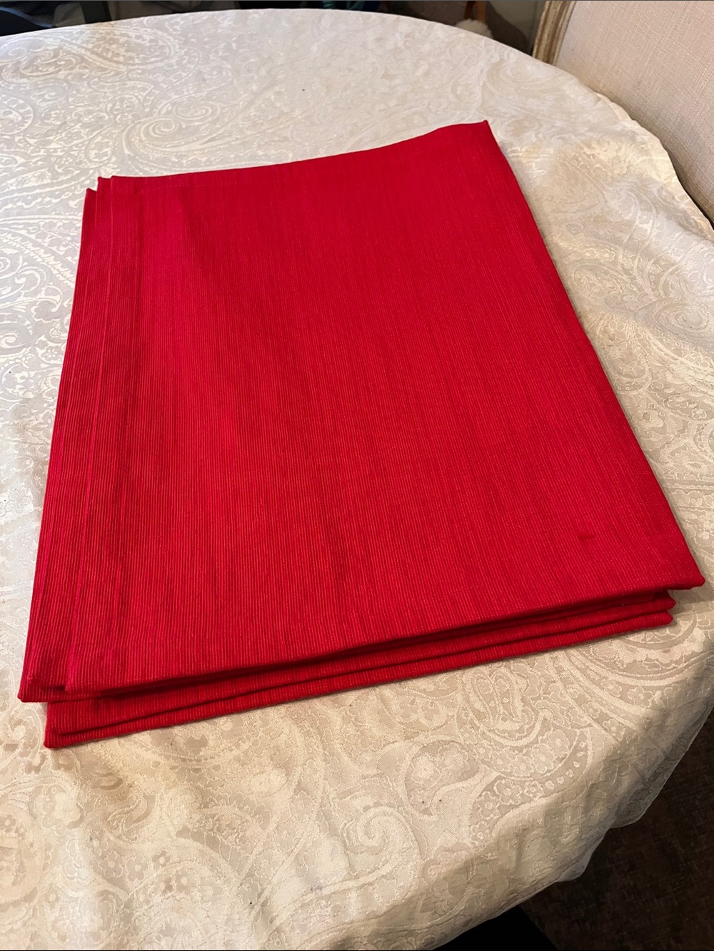 Crate&Barrel Apple Red Placemats Set of 6, New!!